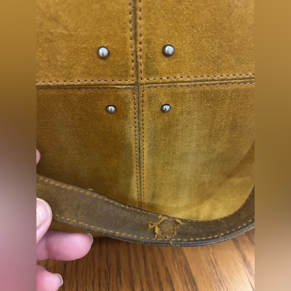 TOD’S Quilted Classic Leather Silver-Studded Bucket Bag in Mustard - Picture 8 of 16